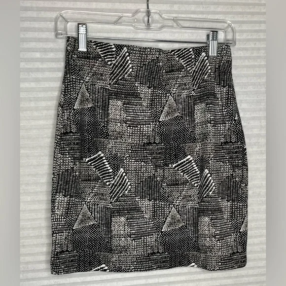 • Madewell • Downtown Skirt Batik Black Size Small Elastic Waist Band Geometric - Picture 2 of 11